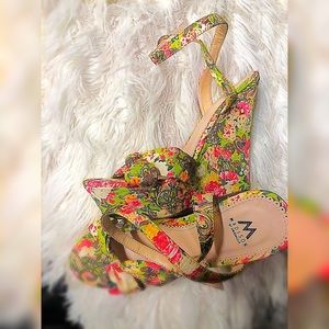 Shoe Dazzle Madison Paisley Garden Platforms